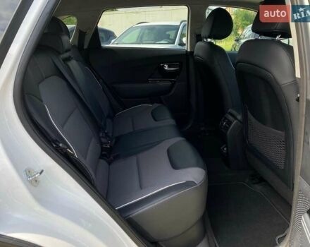 Білий Кіа Niro, об'ємом двигуна 0 л та пробігом 77 тис. км за 21900 $, фото 67 на Automoto.ua