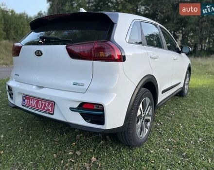 Белый Киа Niro, объемом двигателя 0 л и пробегом 95 тыс. км за 16500 $, фото 14 на Automoto.ua
