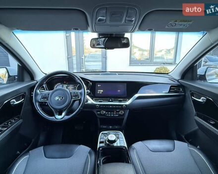 Белый Киа Niro, объемом двигателя 0 л и пробегом 80 тыс. км за 17800 $, фото 58 на Automoto.ua