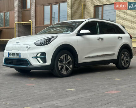 Белый Киа Niro, объемом двигателя 0 л и пробегом 122 тыс. км за 17999 $, фото 5 на Automoto.ua