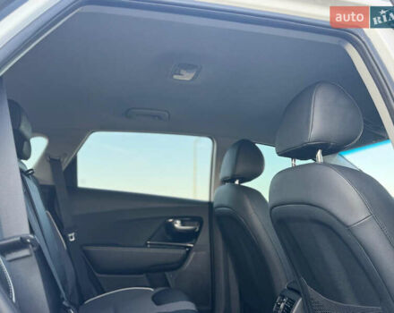 Белый Киа Niro, объемом двигателя 0 л и пробегом 105 тыс. км за 20802 $, фото 21 на Automoto.ua