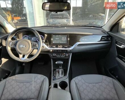 Білий Кіа Niro, об'ємом двигуна 1.58 л та пробігом 17 тис. км за 25900 $, фото 11 на Automoto.ua