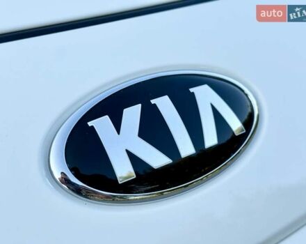 Белый Киа Niro, объемом двигателя 0 л и пробегом 135 тыс. км за 19350 $, фото 25 на Automoto.ua