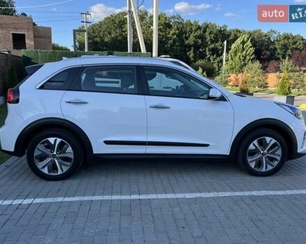Белый Киа Niro, объемом двигателя 0 л и пробегом 112 тыс. км за 18800 $, фото 8 на Automoto.ua