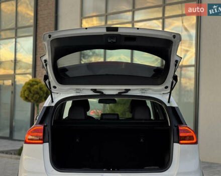 Белый Киа Niro, объемом двигателя 0 л и пробегом 113 тыс. км за 17800 $, фото 35 на Automoto.ua