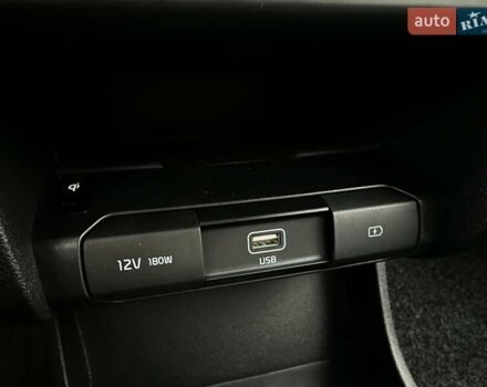 Білий Кіа Niro, об'ємом двигуна 0 л та пробігом 62 тис. км за 24500 $, фото 61 на Automoto.ua