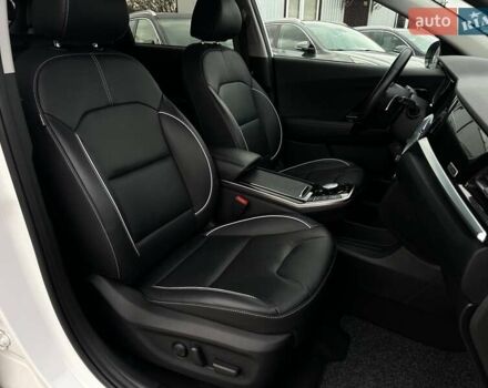 Білий Кіа Niro, об'ємом двигуна 0 л та пробігом 35 тис. км за 24400 $, фото 100 на Automoto.ua
