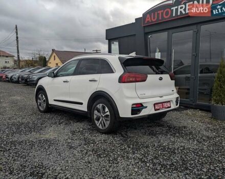 Білий Кіа Niro, об'ємом двигуна 0 л та пробігом 50 тис. км за 17300 $, фото 5 на Automoto.ua