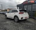 Білий Кіа Niro, об'ємом двигуна 0 л та пробігом 50 тис. км за 17300 $, фото 5 на Automoto.ua
