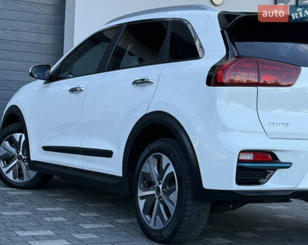 Белый Киа Niro, объемом двигателя 0 л и пробегом 80 тыс. км за 17800 $, фото 32 на Automoto.ua