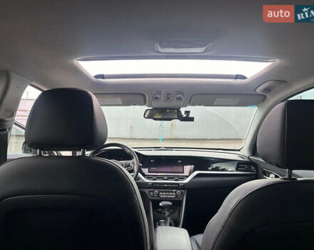 Белый Киа Niro, объемом двигателя 1.6 л и пробегом 40 тыс. км за 25150 $, фото 29 на Automoto.ua