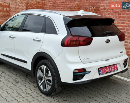 Білий Кіа Niro, об'ємом двигуна 0 л та пробігом 118 тис. км за 20500 $, фото 23 на Automoto.ua