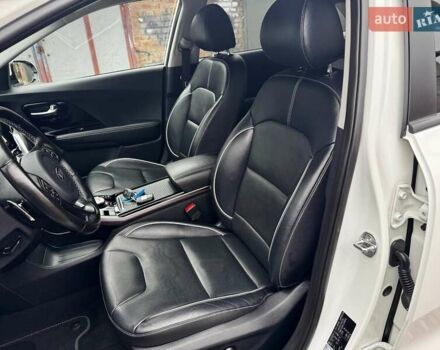 Белый Киа Niro, объемом двигателя 0 л и пробегом 160 тыс. км за 19400 $, фото 39 на Automoto.ua