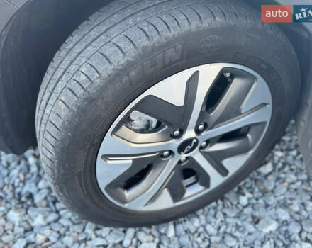 Белый Киа Niro, объемом двигателя 0 л и пробегом 105 тыс. км за 20802 $, фото 30 на Automoto.ua