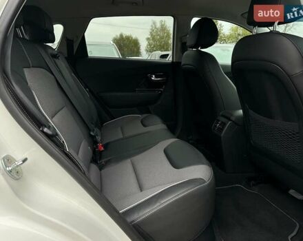 Белый Киа Niro, объемом двигателя 0 л и пробегом 56 тыс. км за 23400 $, фото 75 на Automoto.ua