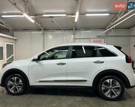 Білий Кіа Niro, об'ємом двигуна 0 л та пробігом 35 тис. км за 24400 $, фото 24 на Automoto.ua
