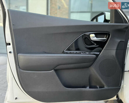 Белый Киа Niro, объемом двигателя 0 л и пробегом 113 тыс. км за 17800 $, фото 45 на Automoto.ua