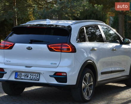 Белый Киа Niro, объемом двигателя 0 л и пробегом 37 тыс. км за 24890 $, фото 4 на Automoto.ua