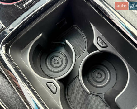 Білий Кіа Niro, об'ємом двигуна 0 л та пробігом 82 тис. км за 23266 $, фото 59 на Automoto.ua