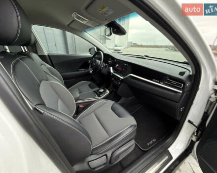 Белый Киа Niro, объемом двигателя 0 л и пробегом 39 тыс. км за 23400 $, фото 58 на Automoto.ua