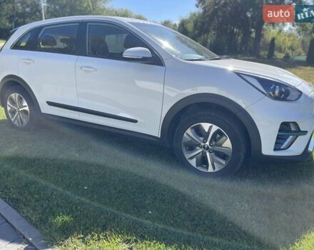 Белый Киа Niro, объемом двигателя 0 л и пробегом 95 тыс. км за 16500 $, фото 34 на Automoto.ua