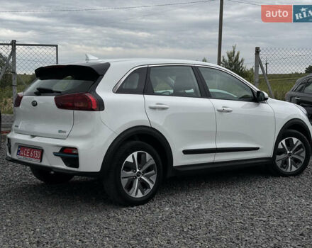 Белый Киа Niro, объемом двигателя 0 л и пробегом 98 тыс. км за 19550 $, фото 28 на Automoto.ua