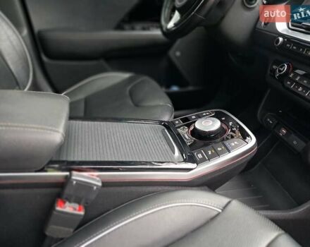 Білий Кіа Niro, об'ємом двигуна 0 л та пробігом 60 тис. км за 22900 $, фото 15 на Automoto.ua