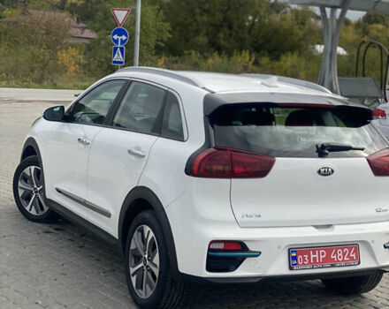 Белый Киа Niro, объемом двигателя 0 л и пробегом 120 тыс. км за 17700 $, фото 4 на Automoto.ua