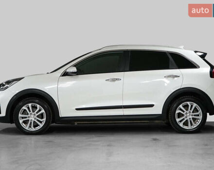 Киа Niro 2021 в Киеве на Automoto.ua Белый Киа Niro, объемом двигателя 0 л и пробегом 52 тыс. км за 18200 $, фото 3 на Automoto.ua