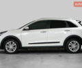 Киа Niro 2021 в Киеве на Automoto.ua Белый Киа Niro, объемом двигателя 0 л и пробегом 52 тыс. км за 18200 $, фото 3 на Automoto.ua