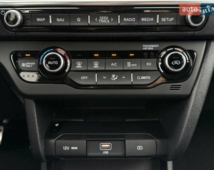 Белый Киа Niro, объемом двигателя 0 л и пробегом 54 тыс. км за 24700 $, фото 71 на Automoto.ua