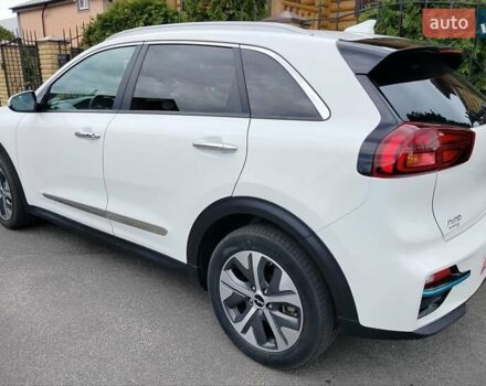 Білий Кіа Niro, об'ємом двигуна 0 л та пробігом 75 тис. км за 19700 $, фото 34 на Automoto.ua