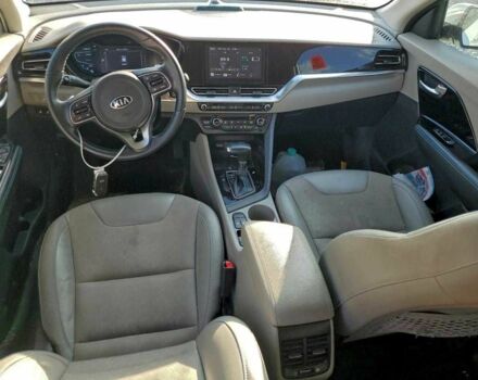 Белый Киа Niro, объемом двигателя 1.6 л и пробегом 65 тыс. км за 3500 $, фото 7 на Automoto.ua