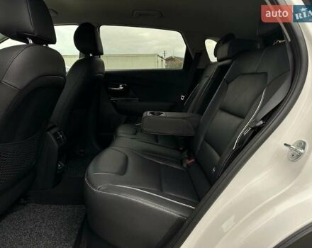 Белый Киа Niro, объемом двигателя 0 л и пробегом 62 тыс. км за 23500 $, фото 74 на Automoto.ua
