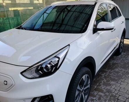Білий Кіа Niro, об'ємом двигуна 0 л та пробігом 75 тис. км за 19700 $, фото 31 на Automoto.ua