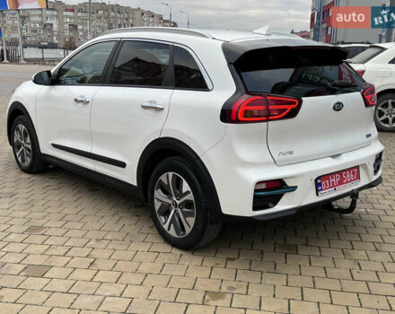 Белый Киа Niro, объемом двигателя 0 л и пробегом 129 тыс. км за 19200 $, фото 4 на Automoto.ua