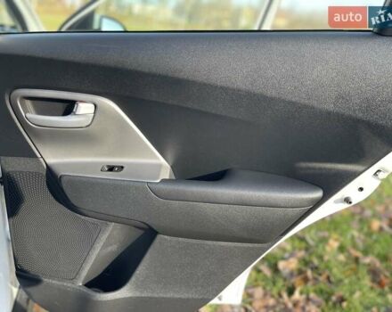 Белый Киа Niro, объемом двигателя 0 л и пробегом 96 тыс. км за 16800 $, фото 37 на Automoto.ua