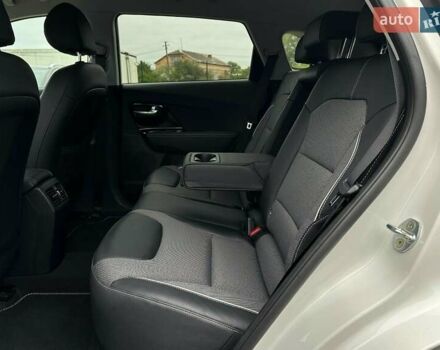 Белый Киа Niro, объемом двигателя 0 л и пробегом 56 тыс. км за 23400 $, фото 66 на Automoto.ua