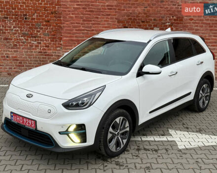 Білий Кіа Niro, об'ємом двигуна 0 л та пробігом 118 тис. км за 20500 $, фото 6 на Automoto.ua