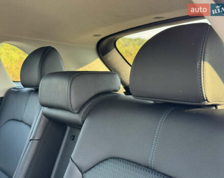 Білий Кіа Niro, об'ємом двигуна 0 л та пробігом 107 тис. км за 20900 $, фото 53 на Automoto.ua