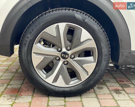 Белый Киа Niro, объемом двигателя 0 л и пробегом 150 тыс. км за 18299 $, фото 12 на Automoto.ua