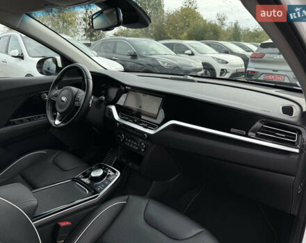 Белый Киа Niro, объемом двигателя 0 л и пробегом 54 тыс. км за 24700 $, фото 102 на Automoto.ua