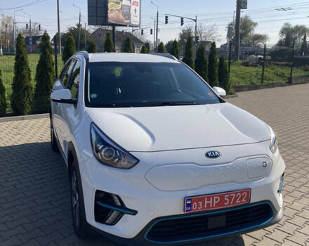 Білий Кіа Niro, об'ємом двигуна 0 л та пробігом 147 тис. км за 18200 $, фото 6 на Automoto.ua
