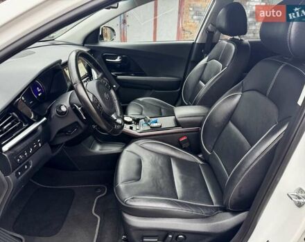 Белый Киа Niro, объемом двигателя 0 л и пробегом 160 тыс. км за 19400 $, фото 40 на Automoto.ua
