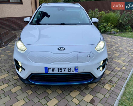 Белый Киа Niro, объемом двигателя 0 л и пробегом 97 тыс. км за 19995 $, фото 6 на Automoto.ua