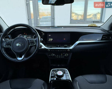 Белый Киа Niro, объемом двигателя 0 л и пробегом 80 тыс. км за 17800 $, фото 51 на Automoto.ua