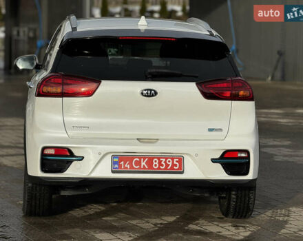 Білий Кіа Niro, об'ємом двигуна 0 л та пробігом 117 тис. км за 19750 $, фото 23 на Automoto.ua