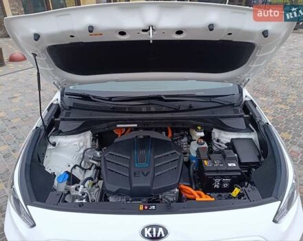 Белый Киа Niro, объемом двигателя 0 л и пробегом 34 тыс. км за 19999 $, фото 62 на Automoto.ua