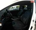 Білий Кіа Niro, об'ємом двигуна 0 л та пробігом 59 тис. км за 23800 $, фото 26 на Automoto.ua