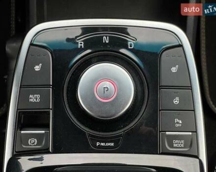 Білий Кіа Niro, об'ємом двигуна 0 л та пробігом 114 тис. км за 18300 $, фото 16 на Automoto.ua